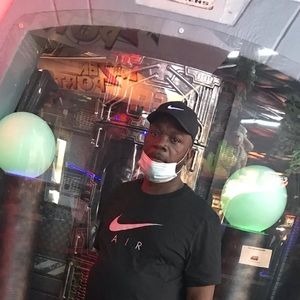 Meet your Posher, Henry